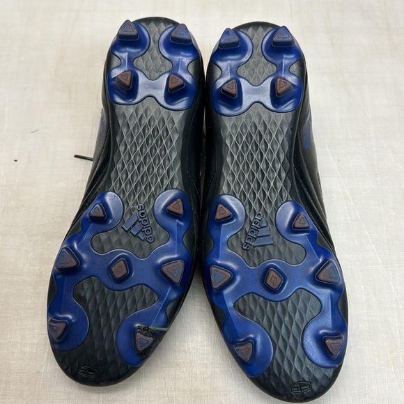 0824-03 Adidas Soccer Shoes - Picture 2 of 4